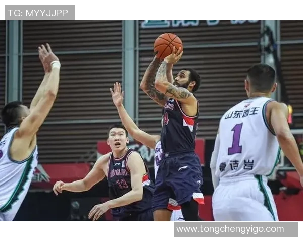 深圳篮球队实力引发热议球迷对球队表现的看法与争议分析